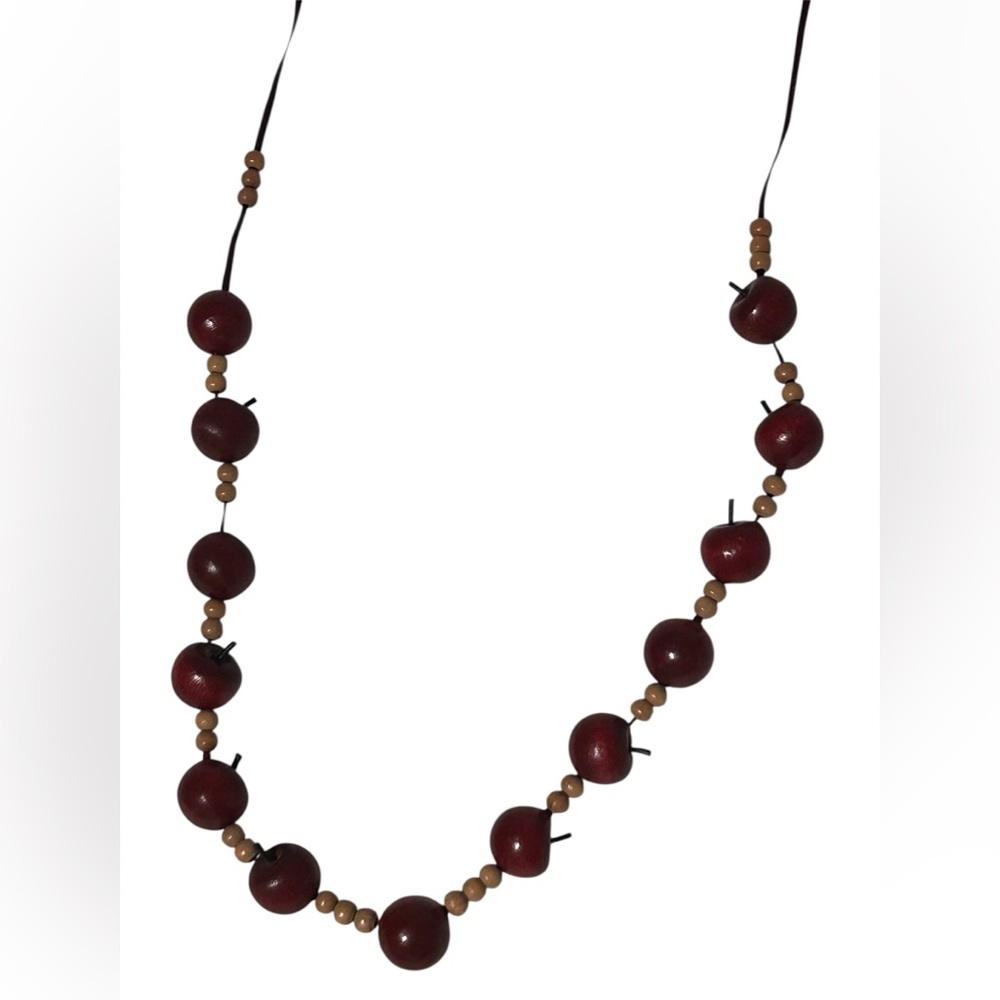 WOODEN APPLE NECKLACE
